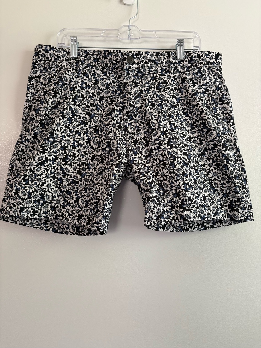 Goodthreads Men’s 36 Slim-Fit-Front Navy Ditsy Floral Stretch Chino Shorts